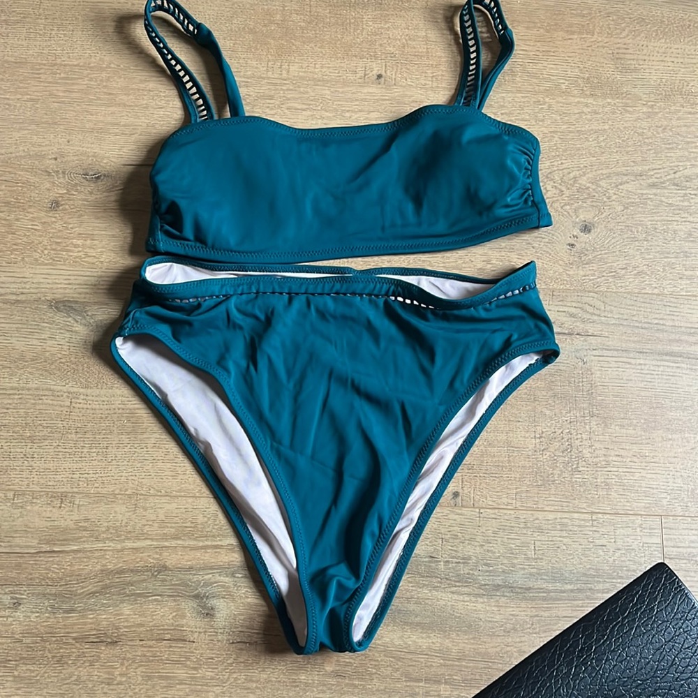 Shade & Shore bikini - Picture 3 of 3
